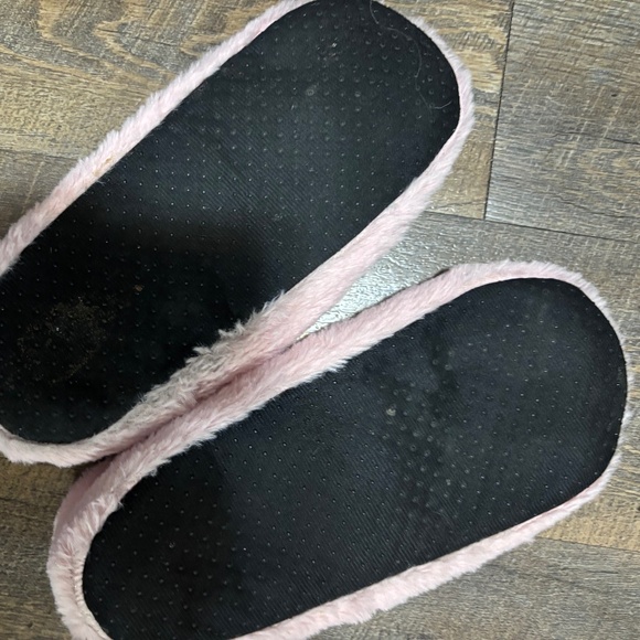 Tweety bird women’s fuzzy sock slippers - worn and used condition. - Picture 3 of 5